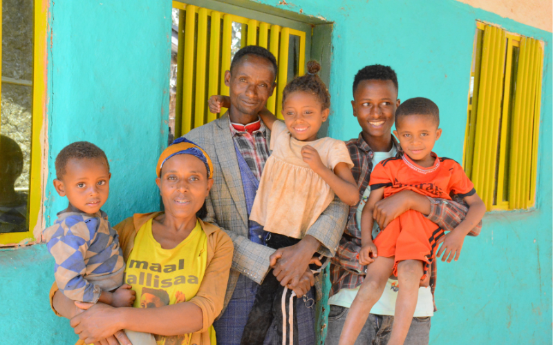 Featured image for “Kinvia Receives $1 Million Grant from Slaight Family Foundation to Sustain Critical Community-Led Programs”